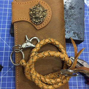 Carteira de couro estilo motociclista com corrente, carteira masculina dobrável, feita à mão, com cordão de couro, carteira longa, presente de motociclista para formatura, presente para homens, presente para ele