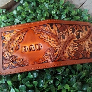 Personalisierte Brieftasche geschnitzte Leder Brieftasche Western Cowboy Bifold Herren Brieftasche Punzierte Leder Brieftasche Geschenk für ihn Geschenk für Männer Geschenk für Papa