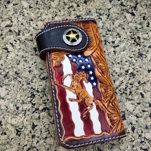 Cartera de motociclista de cuero tallado para hombre, billetera plegable de cuero con cadena y caballo, billetera de vaquero occidental, regalo para él, regalo para hombres, regalo para papá