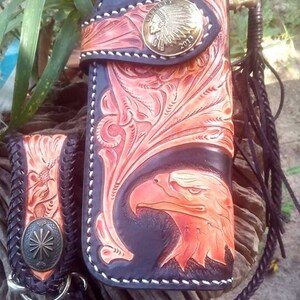 Cartera de motociclista de cuero tallado para hombre, billetera plegable de cuero con águila y cadena, billetera de vaquero occidental, regalo para él, regalo para hombres, regalo para papá