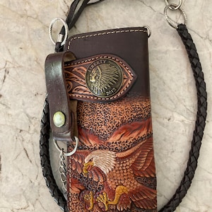 Geschnitzte Leder Herren Biker Brieftasche Kette Adler punziert Leder Bifold Brieftasche Western Cowboy Brieftasche Geschenk für ihn Geschenk für Männer Geschenk für Papa