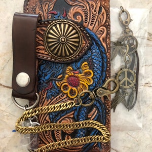 Geschnitzte Leder Herren Biker Brieftasche Kette Drachen punziert Leder Bifold Brieftasche Western Cowboy Brieftasche Geschenk für ihn Geschenk für Männer Geschenk für Papa