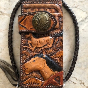 Geschnitzte Leder Herren Biker Brieftasche Kette Foral Punzierte Leder Bifold Brieftasche Western Cowboy Brieftasche Geschenk für ihn Geschenk für Männer Geschenk für Papa
