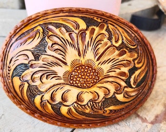 Western Leder Gürtelschnalle Floral Hand punziert Leder geschnitzte Lederschnalle Handgemachte Gürtelschnalle Geschenk für ihn Geschenk für Männer Geschenk für Papa