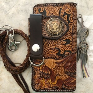 Geschnitzte Leder Herren Biker Brieftasche Kette Adler punziert Leder Bifold Brieftasche Western Cowboy Brieftasche Geschenk für ihn Geschenk für Männer Geschenk für Papa