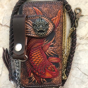Geschnitzte Leder Herren Biker Brieftasche Kette Karpfen Fisch Punzierte Leder Bifold Brieftasche Western Cowboy Brieftasche Geschenk für ihn Geschenk für Männer Geschenk für Papa