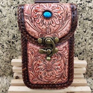 Funda de cuero estilo occidental para teléfono, hecha a mano, tallada, con correa, soporte para teléfono celular, regalo de cuero para él, regalo para hombre, regalo para papá.
