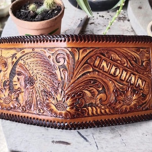 Cartera de cuero tallada a mano, cartera floral, cartera plegable estilo vaquero occidental para hombre, cartera de cuero repujado, regalo para él, regalo para hombre, regalo para papá