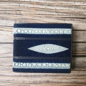 Blauwe pijlstaartrog portemonnee echte pijlstaartrog huid portemonnee gepolijste pijlstaartrog lederen portemonnee exotische portemonnee tweevoudige portemonnee cadeau voor hem cadeau voor haar