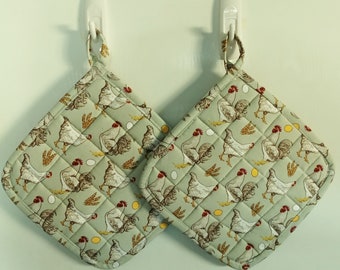 Set of 2 large handmade Chicken, Roosters quilted potholders, or 1 large potholder and 1 oven mitt. A nice gift or addition to your kitchen.