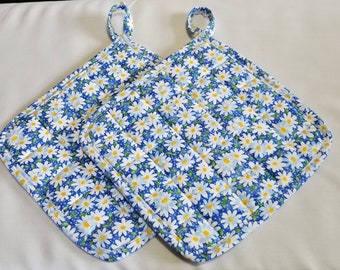 Set of 2 large blue and white daisy handmade quilted pot holder, nice mothers day or house warming gift