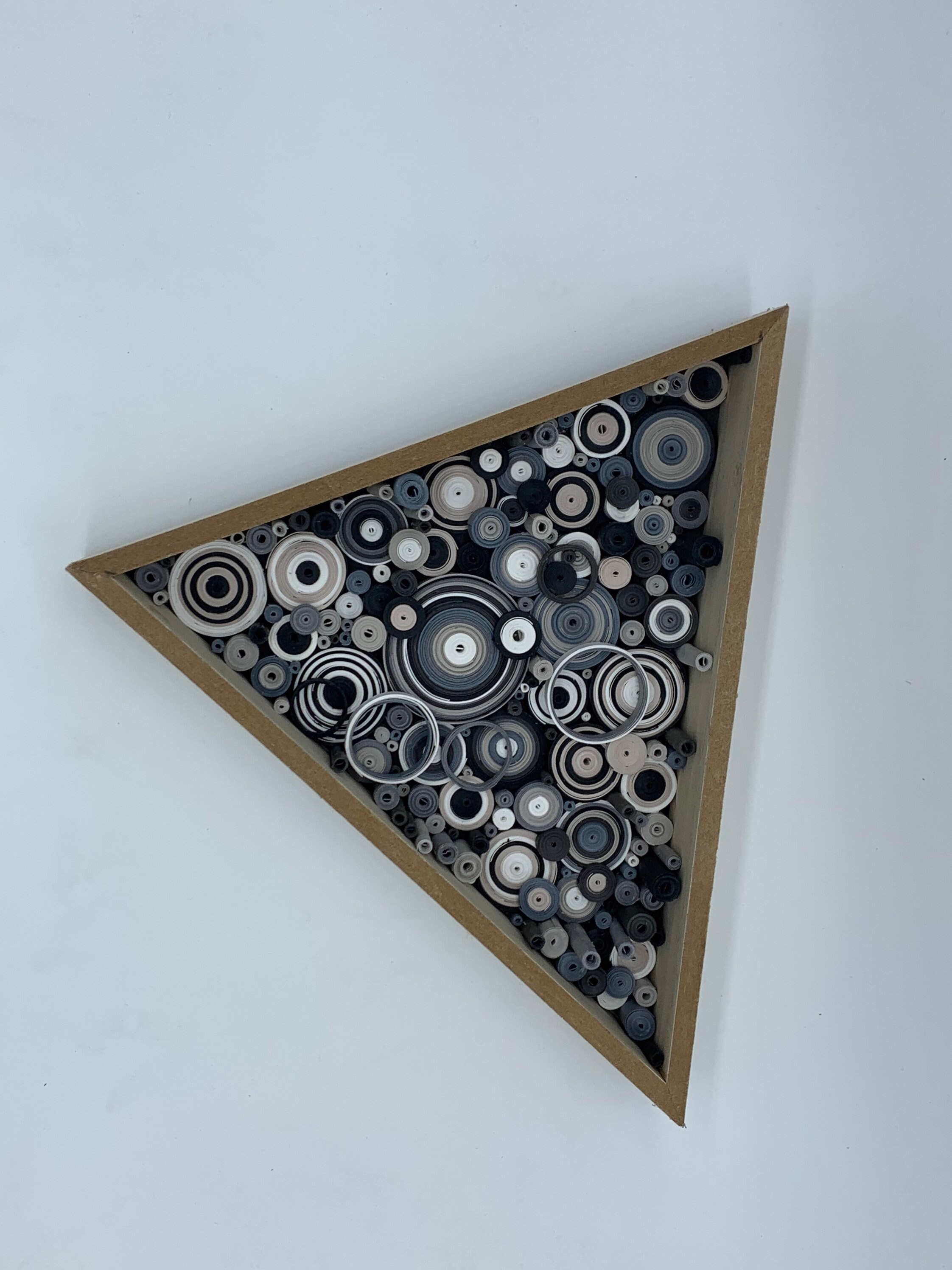 Monochromatic Quilling