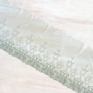 Moonbeam bestickte Tüll-Spitze |  Meterware