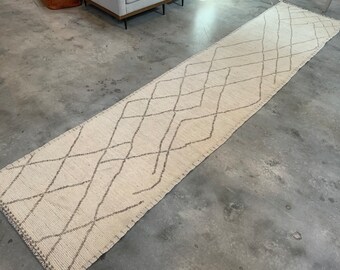 Authentic Moroccan Runner MNRG5219567600 - 3’ x 13’4”