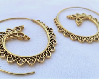 Messing spiraal oorbellen, koperen oorbellen, oorbellen, Boho oorbellen, tribale oorbellen, etnische oorbellen, koperen sieraden