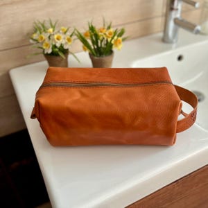 Handmade leather Dopp kit, custom Italian toiletry bag, monogram travel case, groomsmen gift, wedding gift for him, personalized