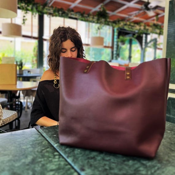 Handcrafted Italian Leather Work Tote for Women – Personalized Everyday Bag with Zipper Pocket Options