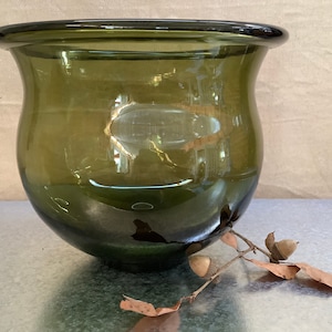 Jaren 1960 Mid century Modern Richard Duborgh Plus Noorwegen Bolleset olijfgroene handgeblazen glazen kom. Gemaakt in Noorwegen.