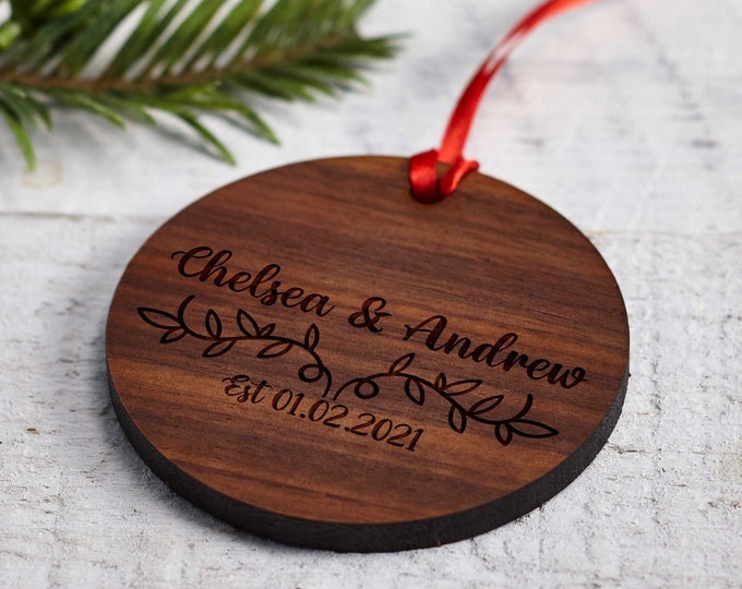 Christmas Ornament, Personalized wooden ornament, Christmas decoration, custom Christmas ornament, Christmas gift, engraved wood ornament