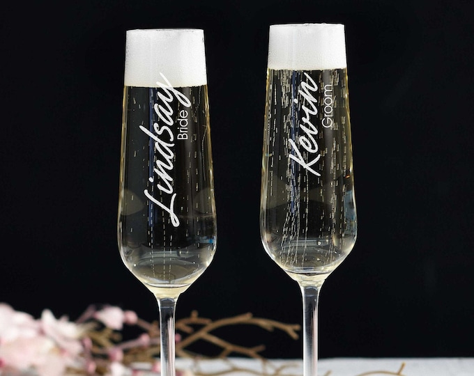 Personalized set of 2 Champagne Glass, Champagne flutes, Mr and Mrs Champagne glasses, Engraved Glass, Monogram Champagne Glass