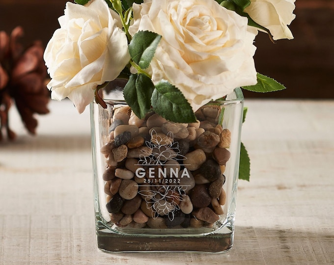 Personalized Glass Vase, Custom Engraved Table Decor Vase, Monogrammed Square Flower Vase, Gift for her, Mother's Day Gift, Bridesmaid gift