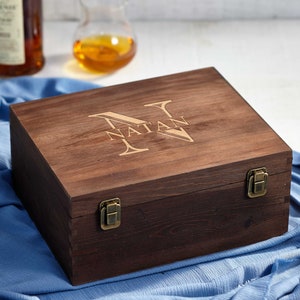 Personalized wooden gift box, Engraved Name Box, Wooden Keepsake box, Groomsman gift box, Rustic Gift Box, Christmas gift box
