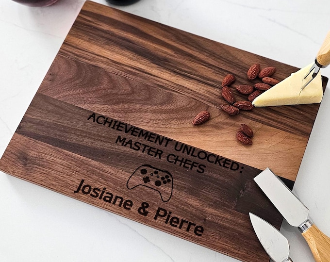 Personalized Cutting Board – Gaming Couples: Custom Engraved Charcuterie Board For Gamers, Quirky Engagement, Wedding, & Housewarming Gift
