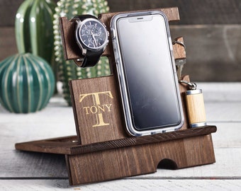 Personnaliser le support de téléphone en bois, Le support de montre personnalisé, l’organisateur en bois personnalisé, la station d’accueil en bois, le cadeau pour lui, la station d’organisateur