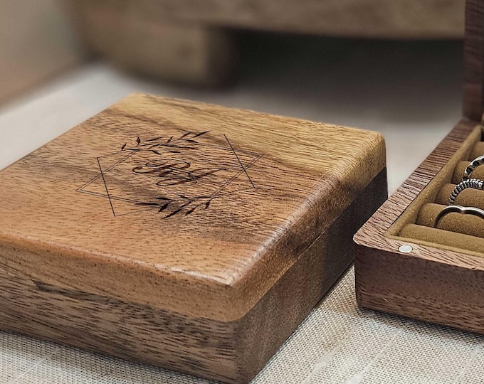 Custom Engraved Jewelry Box – Personalized Gift for Bridesmaids, Weddings, Christmas, Mother’s Day & More