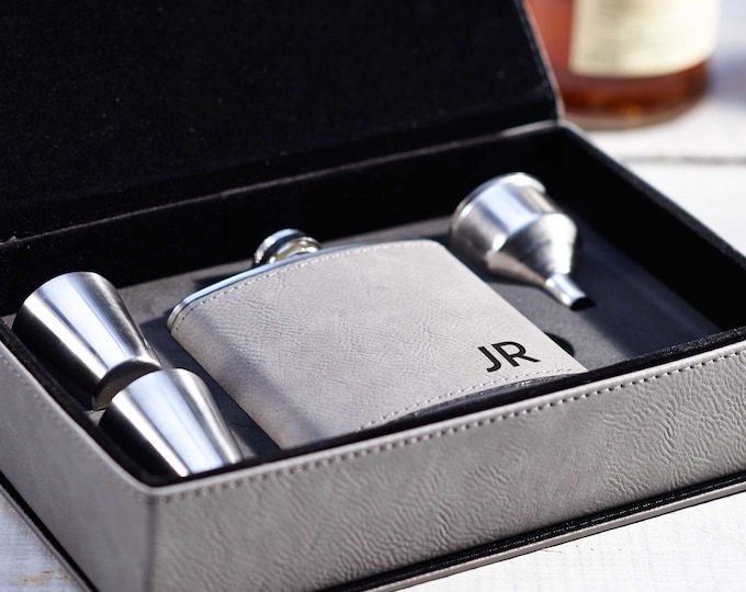 Personalized Flask, Personalized Flask Set with Shot Glasses , leatherette gift box with flask, Groomsman Gifts, Best man Gifts