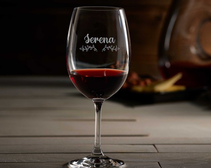 Personalized wine Glass, Customized Wine Glass, Monogrammed Glass, wedding gifts, Bachelorette Party Favors, Bridesmaid Gifts, Gift for her
