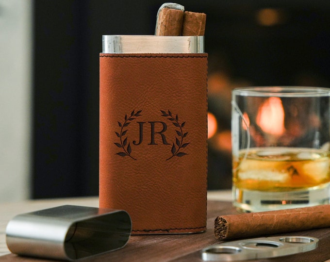 Personalized Cigar Travel Case, Monogrammed Cigar Case with cutter, Custom leatherette cigar case, Groomsmen Gifts, Father's Day Gift,