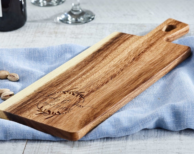 Personalized bread Board, customized cheese board, Acacia paddle board, wedding gift, housewarming gifts, wedding gifts, Christmas gifts