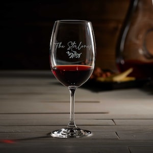 Personalized wine Glass, wine glasses, Mothers day gift, Engraved Glass, Monogram wine Glass, wedding gifts, bridesmaid gifts, Gift for her