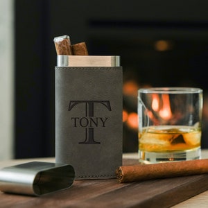 Personalized Cigar Travel Case, Monogrammed Cigar Case with cutter, Custom leatherette cigar case, Groomsmen Gifts, Father&#39;s Day Gift,