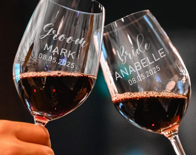Custom Set of 2 Wine Glasses, Personalized Wine Glasses, Etched Glasses: Bride And Groom, Wedding, Engagement, Anniversary, Couple Gift