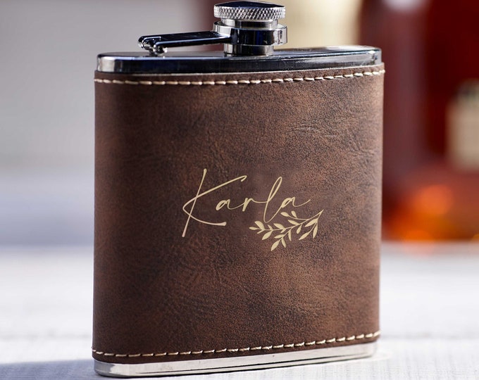 Personalized Flask, Personalized Flask Set with Shot Glasses , leatherette gift box with flask, Groomsman Gifts, Best man Gifts