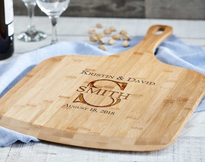 Personalized pizza board, custom pizza peel, engraved pizza board, housewarming gift, Pizza lovers