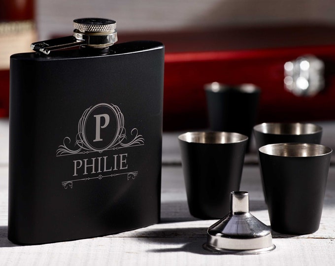 Personalized Flask, Personalized Flask Set with Shot Glasses , wooden gift box with  flask, Groomsman Gifts, Best man Gifts. weddings gifts