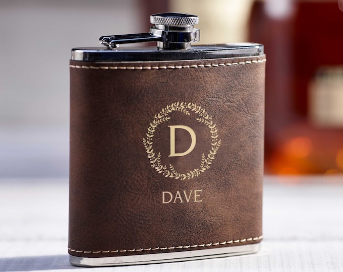 Personalized Flask, Personalized Flask Set with Shot Glasses , leatherette gift box with flask, Groomsman Gifts, Best man Gifts