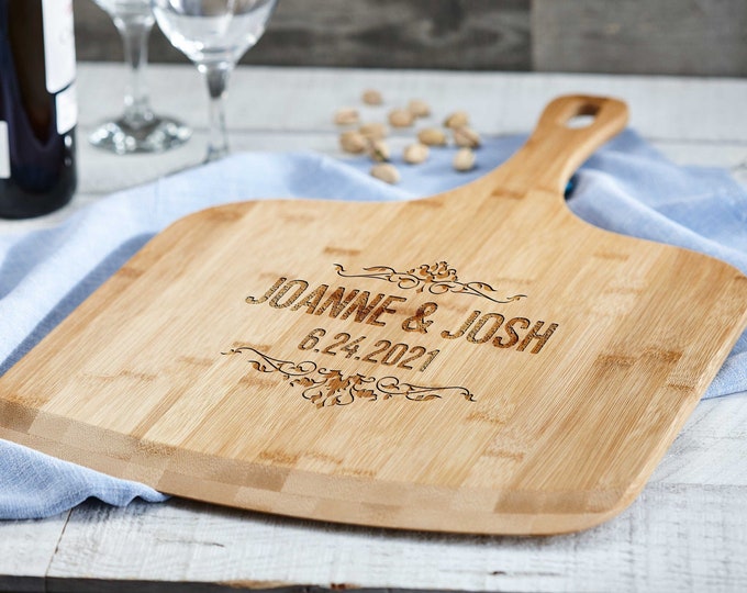 Personalized pizza board, custom pizza peel, engraved pizza board, housewarming gift, Pizza lovers