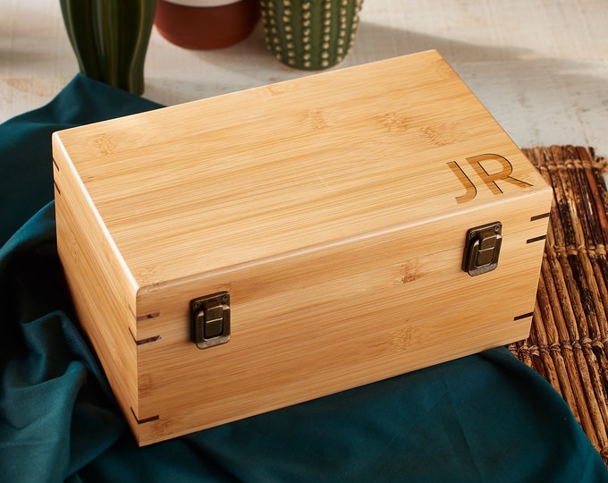 Personalized wooden gift box, Engraved Name Box, Wooden Keepsake box, Groomsman gift box, Rustic Gift Box, Christmas gift box