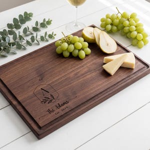 Personalized Wedding Cutting Board – Gift for Couples: Custom Engraved Monogrammed Charcuterie Board