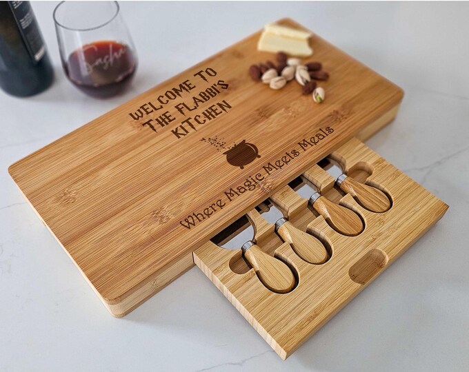Personalized cheese board – Wizard Design: Custom Engraved Bamboo Charcuterie & Serving Board, Unique Magic Housewarming Gift
