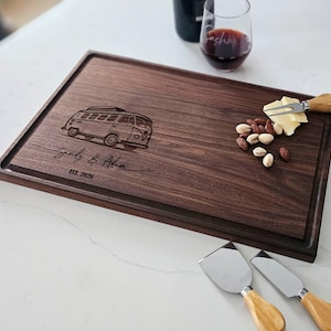 Personalized Charcuterie Board – Camping Couple: Custom Cutting Board, Gift For Nature Lovers, Kitchen Decor, Van Campers, Housewarming