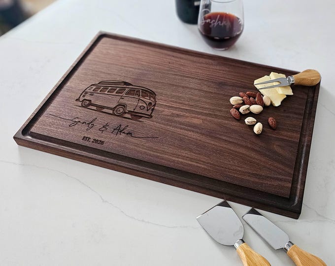 Personalized Charcuterie Board – Camping Couple: Custom Cutting Board, Gift For Nature Lovers, Kitchen Decor, Van Campers, Housewarming
