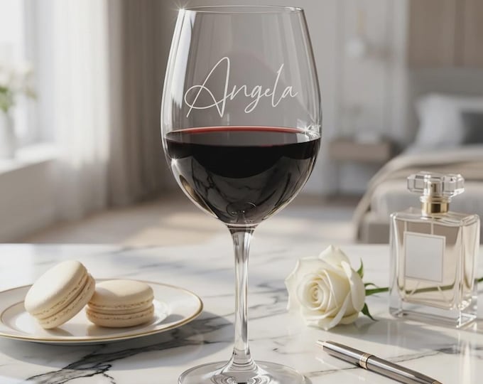 Personalized wine Glass, wine glasses, Mothers day gift, Engraved Glass, Monogram wine Glass, wedding gifts, bridesmaid gifts, Gift for her