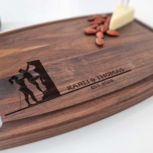 Personalized Cutting Board – Indoor Bouldering Partners: Custom Engraved Charcuterie Rock-Climbing, Sport enthusiast, Couple, Christmas Gift
