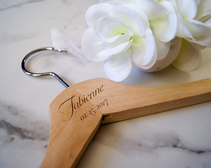 Personalized Dress Hangers for Stunning Dress Shots , Bridesmaid Hanger, Customized engraved hanger, Gigt for her