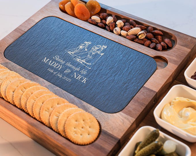 Personalized Charcuterie Set - Custom Engraved Cutting Board: Ski Lovers, Winter Sports Enthusiasts, Couple Skiing, Housewarming Gift